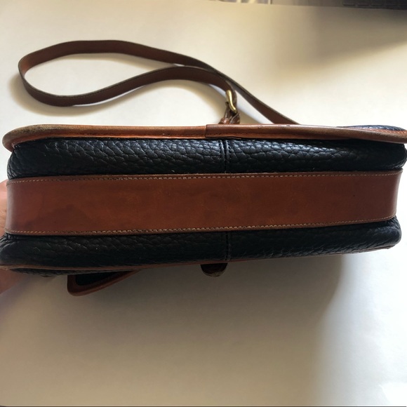 SALE Dooney & Bourke Purse - Picture 9 of 15